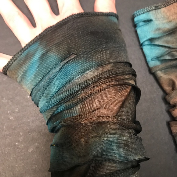 Mummy Bandage Gloves Blue Hand Warmers Halloween Costume Zombie Arm Cuff Tie Dye - Picture 2 of 4